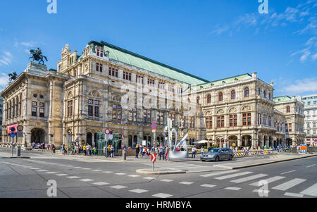 Austria, Vienna, vista del neo-rinascimentale Opera di Stato di Vienna (Wiener Staatsoper) a Ringstrasse di Vienna Foto Stock