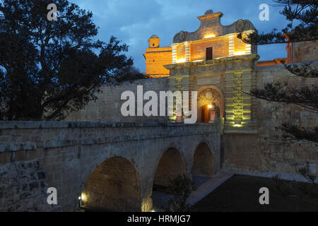 Mdina le porte della città. Vecchia Fortezza di Malta Foto Stock