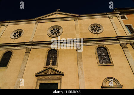 Parte anteriore della Nostra Signora del Sacro Cuore o di Nostra Signora del Sacro Cuore una chiesa cattolica. Piazza Navone, Roma, Italia Foto Stock