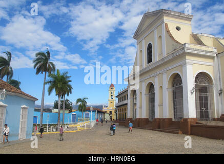 Trinidad, Cuba. 31 gennaio, 2017. Plaza Major con una vista della Iglesia Parroquial de la Santisma Trinidad, Cuba. Prese su 31.01.2017. Foto: Annette Meinke-Carstanjen/dpa-Zentralbild/ZB | in tutto il mondo di utilizzo/dpa/Alamy Live News Foto Stock