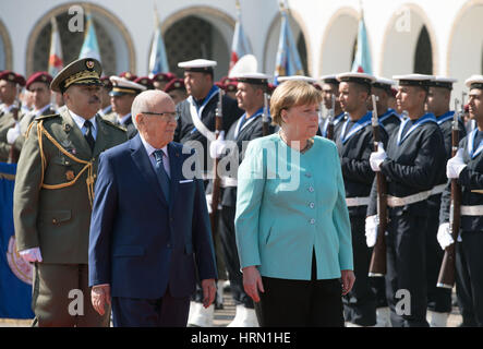 Tunisi, Tunisia. 03 Mar, 2017. Il presidente tunisino essere·ji Cai·d Essebsi riceve il cancelliere tedesco Angela Merkel (CDU) a Tunisi, Tunisia, 03 marzo 2017. Foto: Soeren Stache/dpa/Alamy Live News Foto Stock