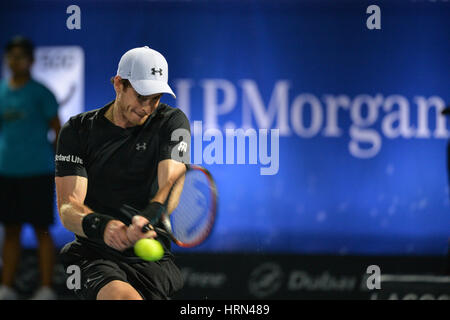 Dubai, EAU. 3 Mar, 2017. La Gran Bretagna di Andy Murray per il suo modo di vincere la semifinale contro il francese Lucas Pouille 7-5 6-1 per raggiungere la sua seconda Dubai Duty Free Tennis Championships finale. Murray precedentemente raggiunta la finale nel 2012, perdendo di Roger Federer Credito: Feroz Khan/Alamy Live News Foto Stock