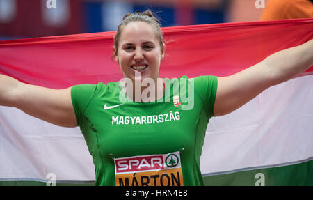 A Belgrado, in Serbia. 03 Mar, 2017. Anita Marton dall Ungheria celebra la sua vittoria sul colpo messo finali all'atletica leggera campionati europei nell'Arena Kombank a Belgrado in Serbia, 03 marzo 2017. Marton ha vinto l'oro. Foto: Sven Hoppe/dpa/Alamy Live News Foto Stock