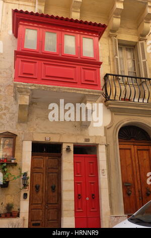 Gallarija maltese o balconi a La Valletta, Malta Foto Stock