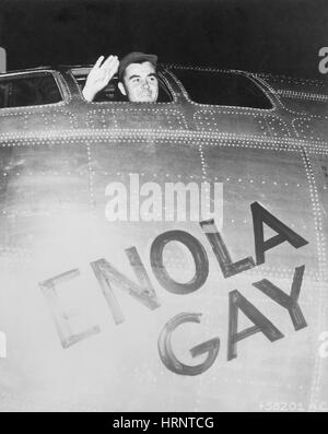 Tibbets sventolata dalla Enola Gay, 1945 Foto Stock