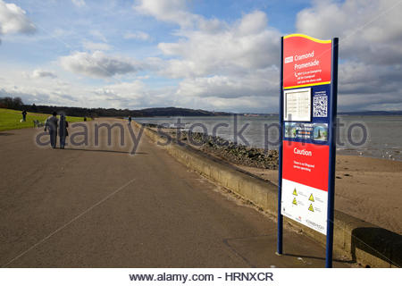 Seguire le indicazioni per il Lungomare Cramond, Edimburgo Foto Stock