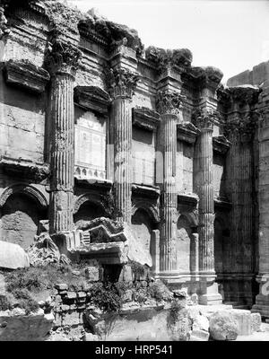 Tempio di Bacco, Baalbek, nei primi anni del XX secolo Foto Stock