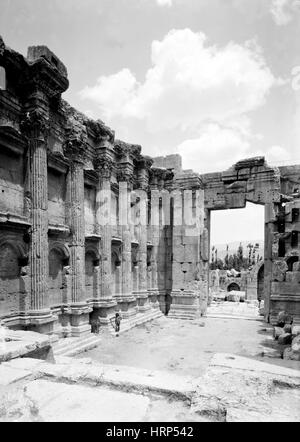 Tempio di Bacco, Baalbek, nei primi anni del XX secolo Foto Stock