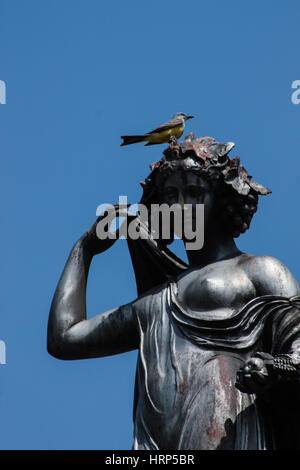 Ghisa statua, che rappresenta Cerere, dea dell'agricoltura al XV di novembre Square, "Gesù Square', São Salvador, Bahia. Il Brasile. Dettaglio Foto Stock