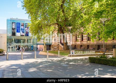 Adelaide, Australia - 11 Novembre 2016: libreria dello stato del South Australia si trova sulla terrazza nord nel CBD di Adelaide in un giorno Foto Stock