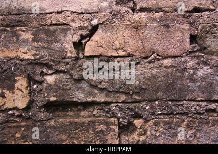 Configurazione astratta di un vecchio muro in mattoni con texture utili per gli sfondi e sfondi. Foto Stock