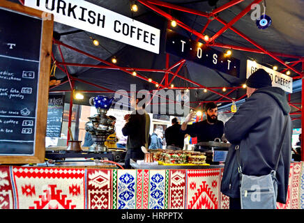 Londra, Inghilterra, Regno Unito. Cucina di strada in Rupert corte, Soho Foto Stock