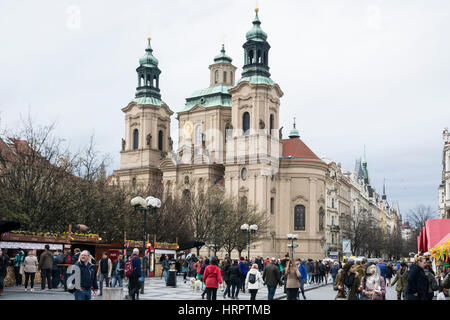 La Chiesa di San Nicola, Old Town, centro storico di Praga, patrimonio mondiale dell UNESCO, Repubblica Ceca, Europa Foto Stock