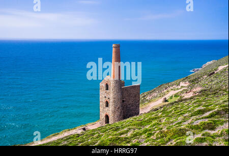 Regno Unito, Sud Ovest Inghilterra, Cornwall, Sant' Agnese Costa del patrimonio, la storica Cornish sito minerario di Wheal Coates, Rovine dell'Towanroath shaf Foto Stock