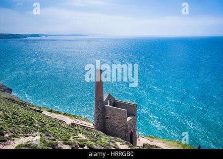 Regno Unito, Sud Ovest Inghilterra, Cornwall, Sant' Agnese Costa del patrimonio, la storica Cornish sito minerario di Wheal Coates, Rovine dell'Towanroath shaf Foto Stock