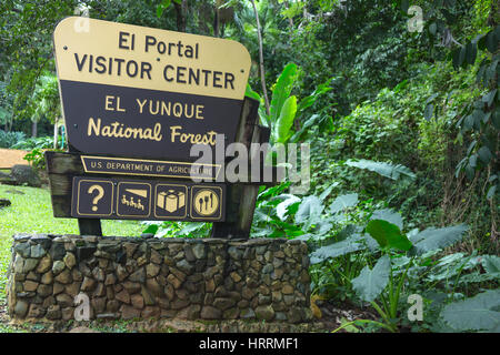 CARTELLO D'INGRESSO EL PORTAL RAIN FOREST CENTER EL YUNQUE NATIONAL FOREST RIO GRANDE PUERTO RICO Foto Stock