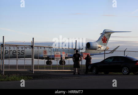 Bombardier CRJ705 C-FJJZ Air Canada Express all Aeroporto Internazionale di Ottawa YOW Canada, 04 giugno 2015 Foto Stock