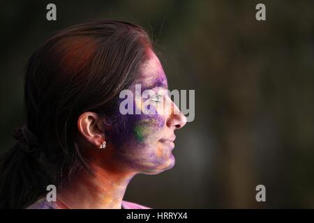 Holi festival celebrazioni in Platt Fields Park , Falowfield , Manchester Foto Stock