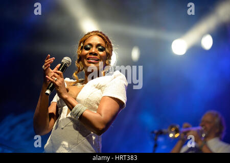 Barcellona - Jun 14: Chic con Nile Rodgers (BAND) suona al Festival Sonar a giugno 14, 2014 a Barcellona, Spagna. Foto Stock