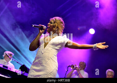 Barcellona - Jun 14: Chic con Nile Rodgers (BAND) suona al Festival Sonar a giugno 14, 2014 a Barcellona, Spagna. Foto Stock