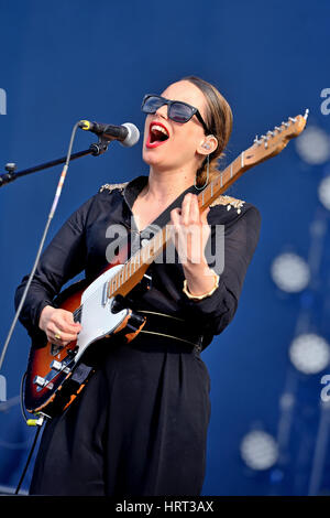 MADRID - Sep 13: Anna Calvi Prestazioni a Dcode Festival il 13 settembre 2014 a Madrid, Spagna. Foto Stock