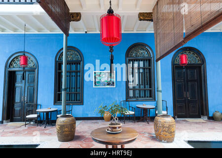 Georgetown, Malesia - 04 August, 2014: Gli interni della Fatt Tze Mansion o Blu Mansion, famoso oriental edificio storico e hotel in Georgetown, Foto Stock