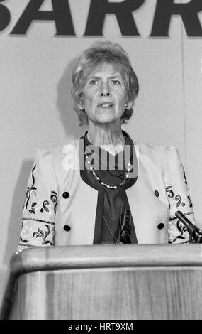 Angela Rumbold, membro del partito conservatore del Parlamento per Mitcham e Morden, parla presso il conservatore Womens conferenza a Londra, in Inghilterra il 27 giugno 1991. Foto Stock