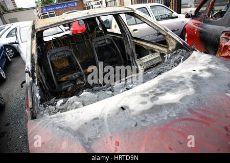 Ashton Quality Cars Ltd . , Katherine Street , Ashton Under Lyne . Scena di un incendio doloso . Foto Stock