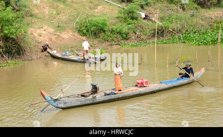 Pesca sul fiume Mekong, Cambogia Foto Stock