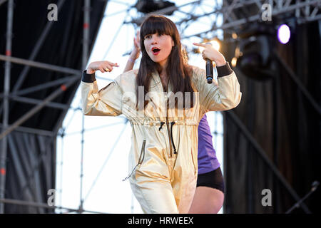 VALENCIA, Spagna - 4 APR: Javiera Mena (music artista) esegue per MBC Fest il 4 aprile 2015 a Valencia, in Spagna. Foto Stock