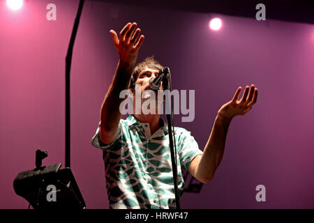 Barcellona - Apr 24: Vetusta Morla (music band) esegue a Sant Jordi Club stadio su Aprile 24, 2015 a Barcellona, Spagna. Foto Stock