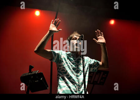 Barcellona - Apr 24: Vetusta Morla (music band) esegue a Sant Jordi Club stadio su Aprile 24, 2015 a Barcellona, Spagna. Foto Stock