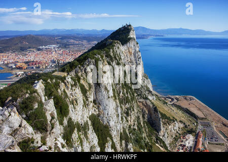 Rocca di Gibilterra il paesaggio al mare Mediterraneo, natura landmark, British Overseas territorio sulla Penisola Iberica Foto Stock