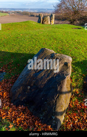 Coldrum Long Barrow vicino Trottiscliffe villaggio a sud del North Downs Kent. Essa è parte del tye Medway gruppo di pietre del neolitico Foto Stock