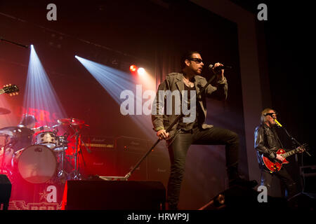 Wrexham, Regno Unito. Il 4 aprile, 2017. Ricky Warwick di Black Star piloti eseguire a William Aston Hall, Wrexham, Regno Unito. Ceridwen credito Hughes/Alamy Live News Foto Stock