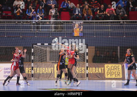 Bucarest, Romania. 3 Marzo, 2017. Donna EHF Champions League 2016-17, CSM Bucuresti vs RK Krim Mercator gioco di pallamano. Credito: Gabriel Petrescu/Alamy Live News Foto Stock