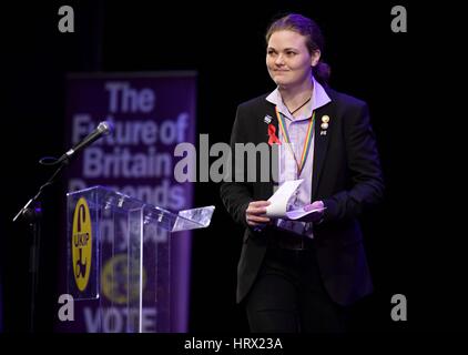 Weymouth Dorset, Regno Unito. 04 Mar, 2017. UK Independence Party conference, UKIP, portavoce LBGT Flo Lewis Credito: Dorset Media Service/Alamy Live News Foto Stock