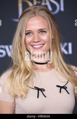 Hollywood, CA, Stati Uniti d'America. 2 Mar, 2017. 02 Marzo 2017 - Hollywood, California - Carly Schroeder. Disney's ''La Bella e la Bestia' Premiere Mondiale tenutosi a El Capitan theater. Photo credit: AdMedia Credito: AdMedia/ZUMA filo/Alamy Live News Foto Stock