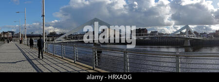 Glasgow City Centre clydeside sottolineatura ondulate panorama ponte Ponte Tradeston Foto Stock