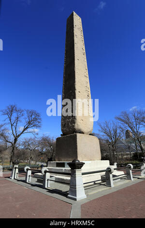 Cleopatra Needle antico obelisco egiziano Central Park di New York City Foto Stock