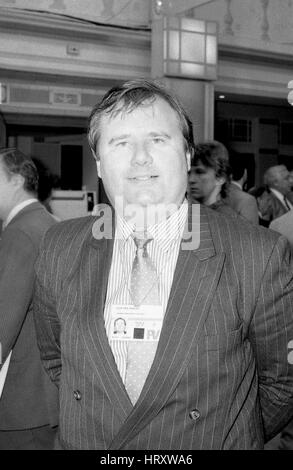 Assessore Eric Pickles, leader del consiglio di Bradford, assiste il congresso del partito conservatore di Blackpool, in Inghilterra il 10 ottobre 1989. Foto Stock