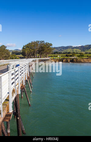 San Simeon molo del William Randolph Hearst Memorial State Beach. Sul PCH, California Highway 1 Foto Stock
