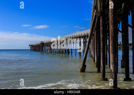 San Simeon molo del William Randolph Hearst Memorial State Beach. Sul PCH, California Highway 1 Foto Stock