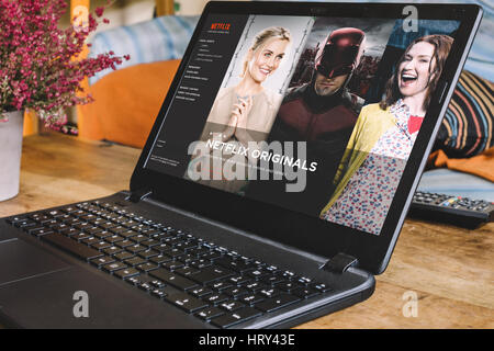 App Netflix su uno schermo del notebook Foto Stock