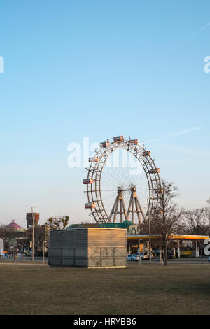 Il Wiener Riesenred ruota panoramica Ferris è uno dei più antichi Ferris ruote in tutto il mondo, Vienna, Austria. Foto Stock