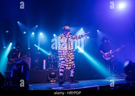 Amburgo, Germania. 04 Mar, 2017. Skunk Anansie eseguire durante il loro tour Anarchytecture ad Amburgo il 03.03.2017. | Utilizzo di credito in tutto il mondo: dpa/Alamy Live News Foto Stock