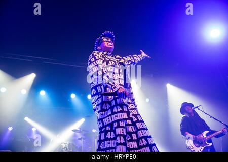 Amburgo, Germania. 04 Mar, 2017. Skunk Anansie eseguire durante il loro tour Anarchytecture ad Amburgo il 03.03.2017. | Utilizzo di credito in tutto il mondo: dpa/Alamy Live News Foto Stock