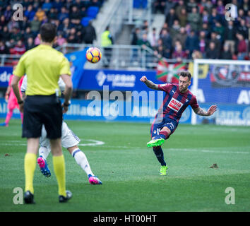 Eibar, Spagna. 4 Marzo, 2017. Match Day di La Liga Santander 2016 - 2017 stagione tra S.D Eibar e Real Madrid C.F, giocato Ipurua Stadium sabato 4 marzo 2017. Eibar, Spagna. 19 Antonio Luna. Credito: VWPics/Alamy Live News Foto Stock