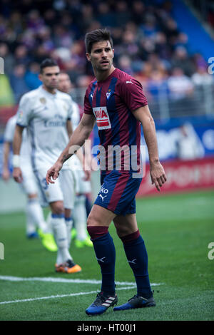 Eibar, Spagna. 4 Marzo, 2017. Match Day di La Liga Santander 2016 - 2017 stagione tra S.D Eibar e Real Madrid C.F, giocato Ipurua Stadium sabato 4 marzo 2017. Eibar, Spagna. 24 Adrian. Credito: VWPics/Alamy Live News Foto Stock