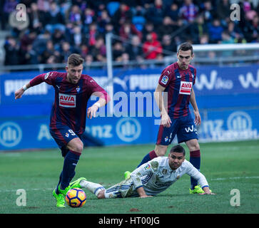 Eibar, Spagna. 4 Marzo, 2017. Match Day di La Liga Santander 2016 - 2017 stagione tra S.D Eibar e Real Madrid C.F, giocato Ipurua Stadium sabato 4 marzo 2017. Eibar, Spagna. 9 Sergi arricchire, Credito: VWPics/Alamy Live News Foto Stock
